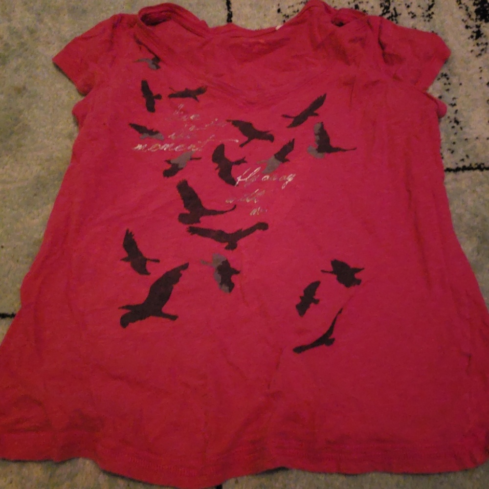 V-neck tshirt
